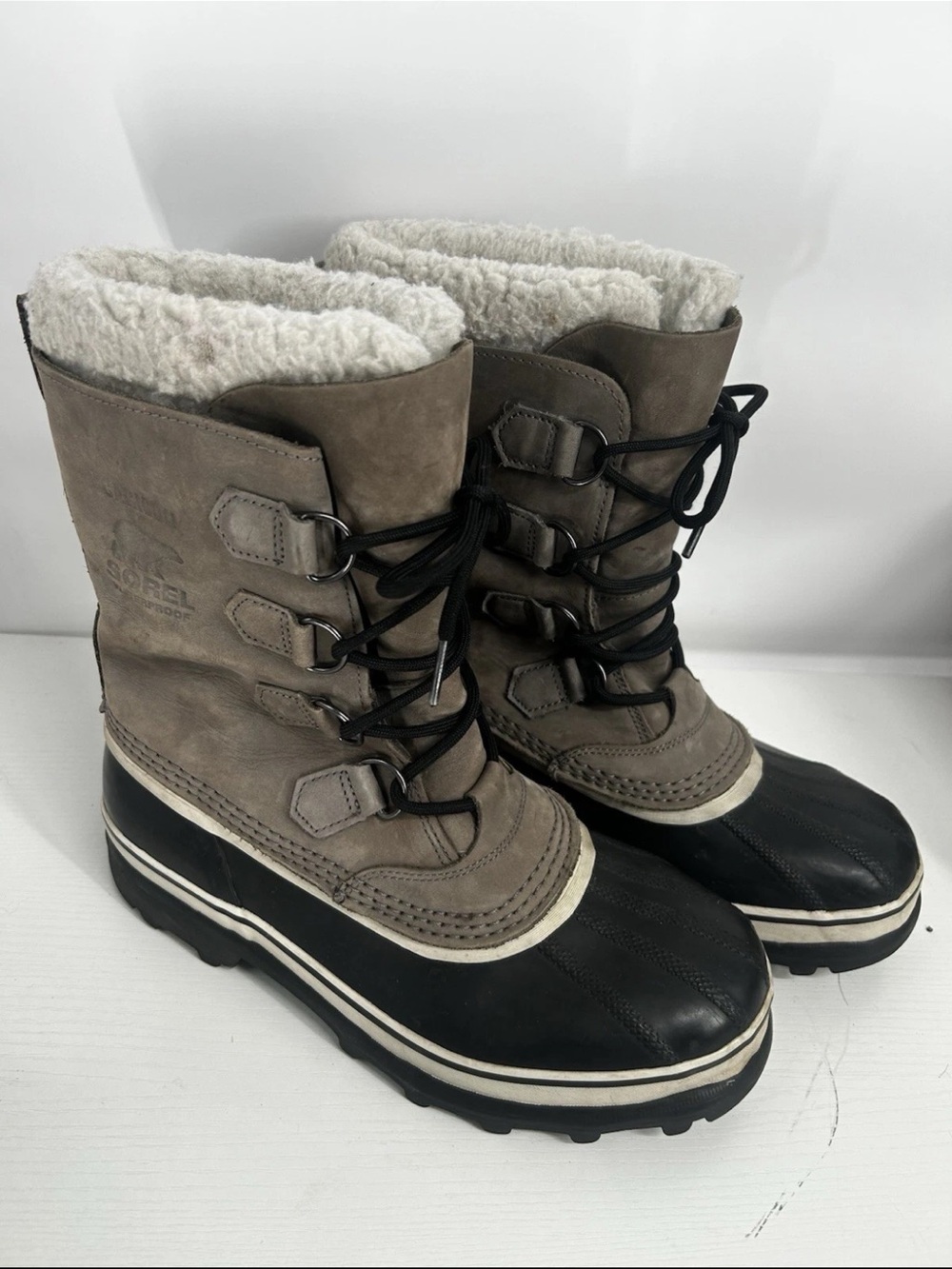 Sorel Caribou waterproof boots Women’s Size 9.5
